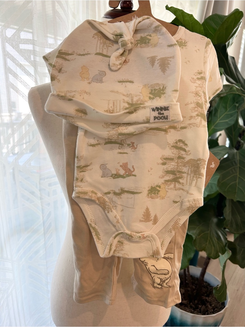 NWT Disney Winnie the Pooh Organic Cotton Baby Clothing Set Size 6-9 months